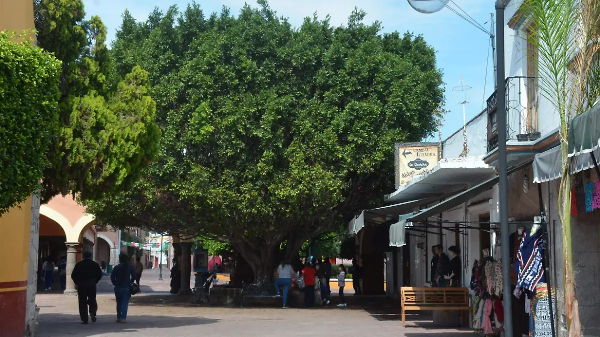 EN TEQUISQUIAPAN